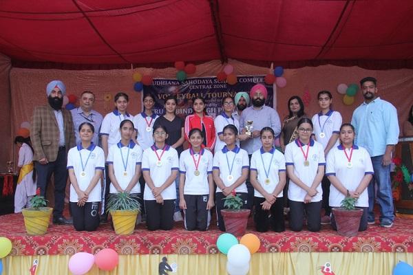 The female students of Guru Gobind Singh Public School played in a volleyball match