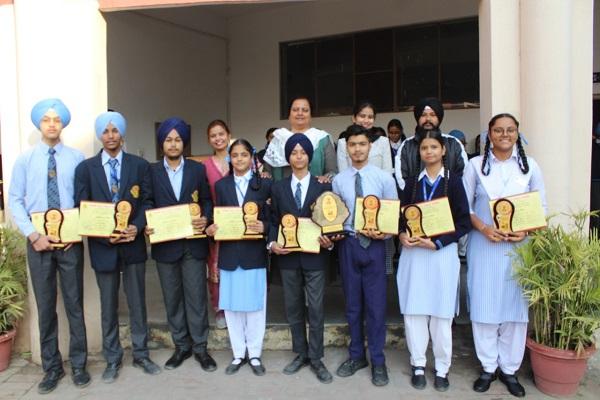 Won the first runner-up title in the inter-school Shabad Gayan competition