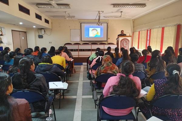 The students of Arya College visited Ludhiana Stock and Capital Limited