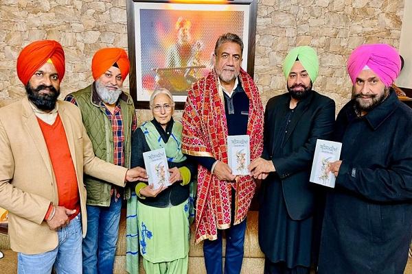 Sukh Dhaliwal honored by Punjabi Folk Heritage Academy