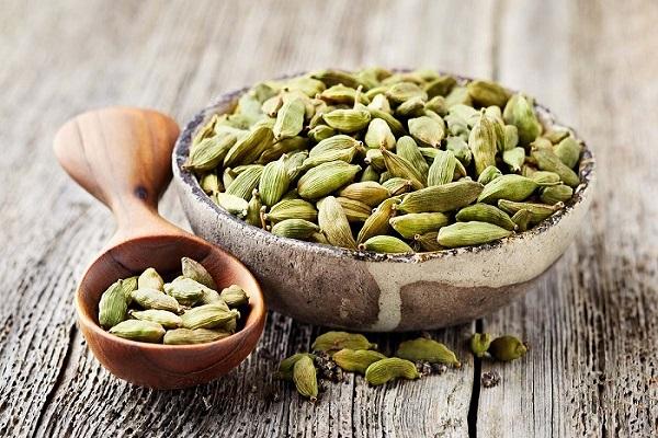 Eating cardamom strengthens the digestive system!