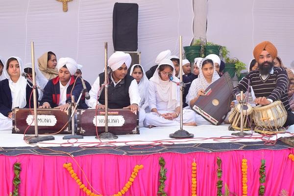 Prakash Utsav was celebrated with devotion and enthusiasm in GGN Public School