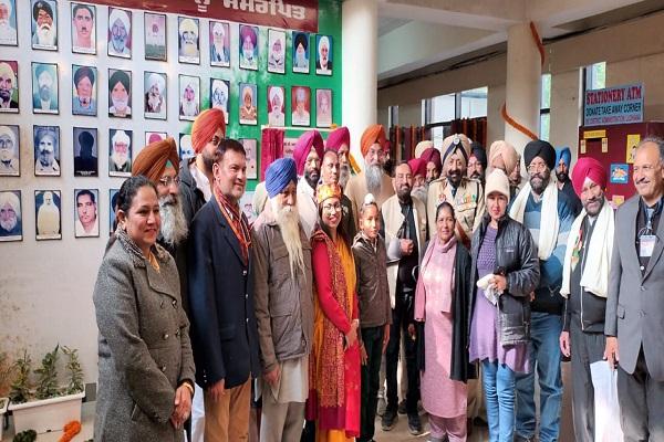 Vidhan Sabha Speaker unveils "memorial wall of brave warriors who fought in the war of independence"