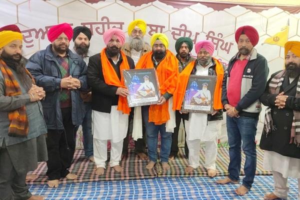 After Sharan Pal Singh Makkar was appointed as the chairman, the ceremony took place in Gurudwara Baba Deep Singh