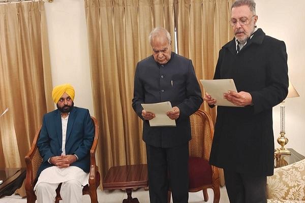 After the resignation of Dr. Sarari Balbir Singh became the new minister, took oath in Raj Bhavan
