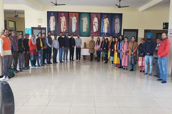 Basant Panchami was celebrated with great enthusiasm at Sri Atam Vallabh Jain College