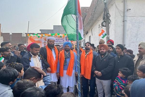 MLA Bhola Grewal hoisted the tricolor flag on the occasion of Republic Day at various schools and places.