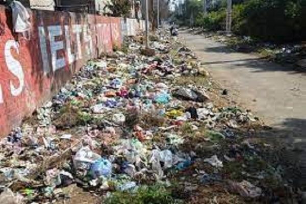 Garbage dump on Sua Road in Halka Dakshini of Ludhiana