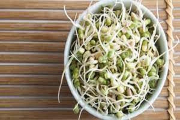 Eat sprouted pulses in winter, you will get amazing benefits