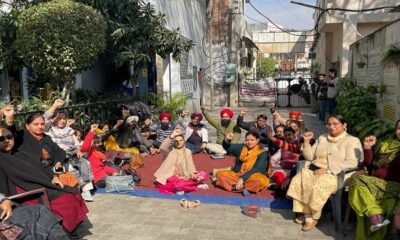 Gate sit-in against the Punjab government on reducing the retirement age