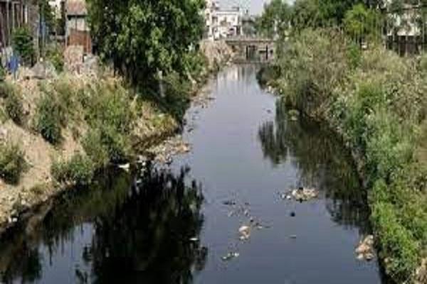 An awareness campaign was conducted to prevent the city residents from throwing garbage in the old drain