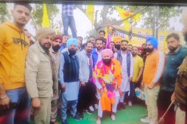 Bains reached Ludhiana after being released from Barnala Jail after getting bail