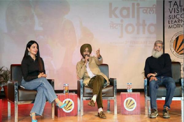 Satinder Sartaj and Neeru Bajwa had a special conversation with the students