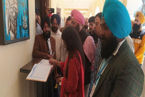 Deputy Commissioner visits Maharaja Dilip Singh Monument