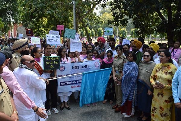 Organizing a marathon on the topic of protection of humanity and environment by female students