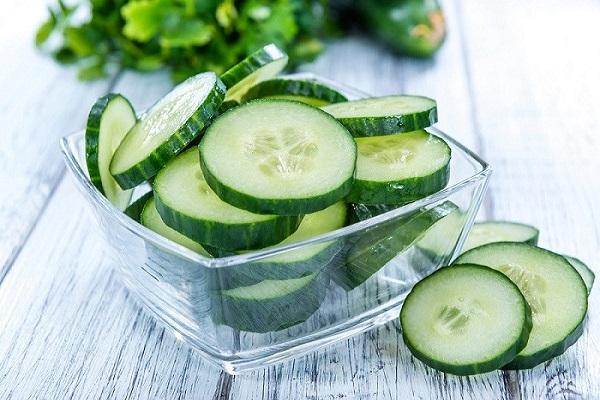 Consume cucumber to control high blood pressure