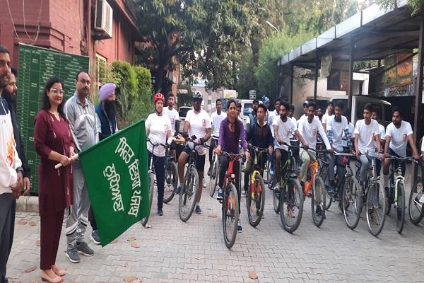 The Civil Surgeon flagged off the cycle rally