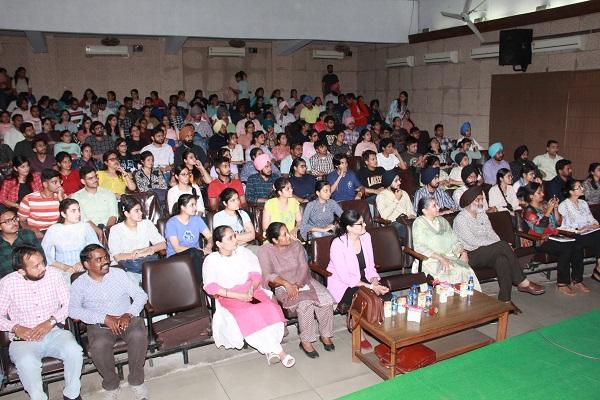 Discussion session held in the Department of Food Science and Technology