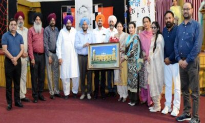 Successful staging of the play "Rahan Mein Angiyar Bhe Si" at Ramgarhia Girls College