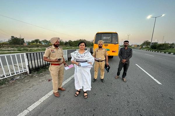 7 vehicles running against the rules were stopped, 20 other vehicles were also challaned
