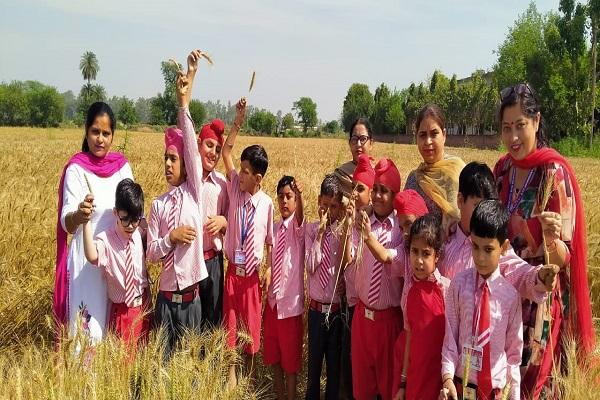 Organized field trip for students of Drishti Public School
