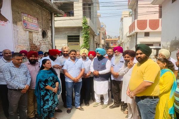 Inauguration of new tubewell in ward number 41 by MLA Sidhu