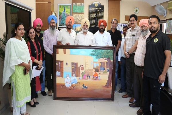 Artifacts related to Punjab culture presented to the Vice Chancellor