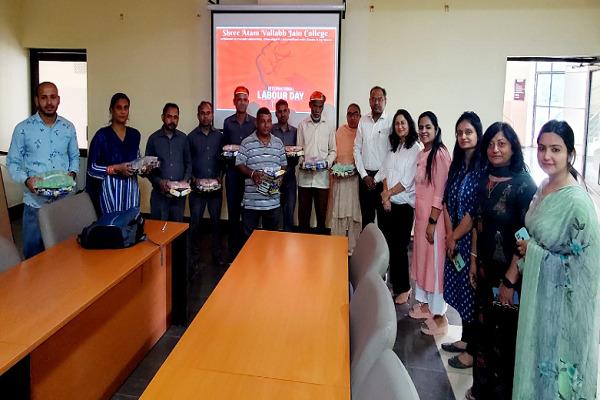 Grade 4 employees were honored on the occasion of Labor Day at Jain College