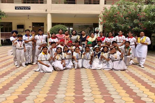 Mutual badminton match organized in Guru Gobind Singh Public School