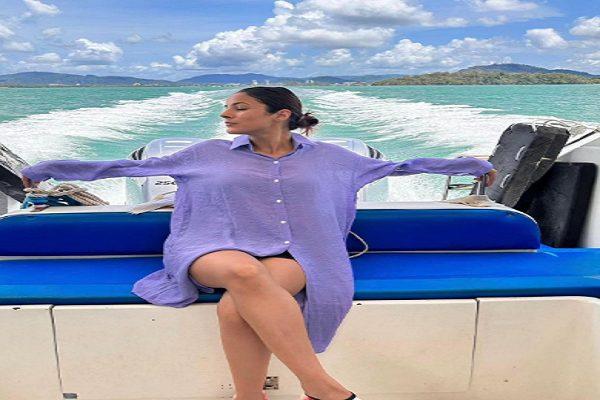Actress Shahnaz Gill took a walk in the sea, heartwarming pictures came out
