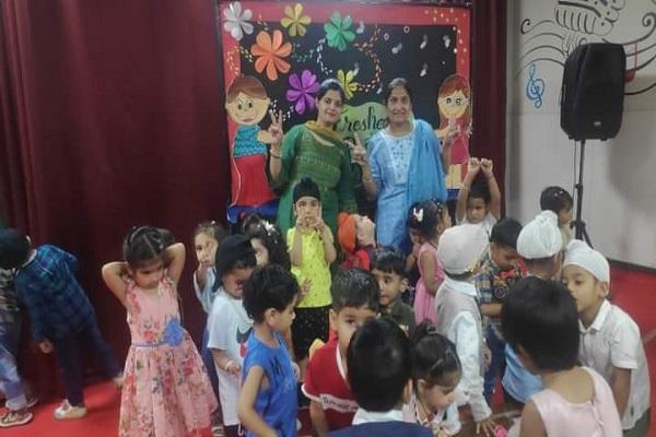Freshers party organized for nursery class at BCM School