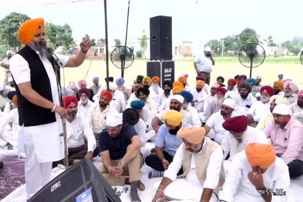 The last prayer of Shaheed Hauldar Mandeep Singh was held at village Chankoian Kalan (Pyal).