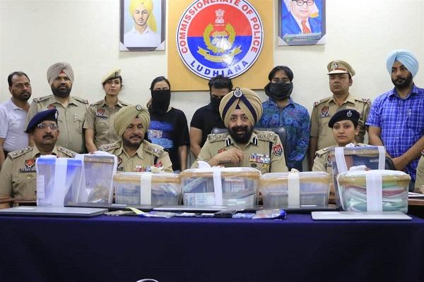 Big online fraud exposed, jewels worth crores of rupees, cash and luxury cars recovered