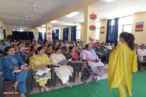 Seminar organized for teachers in International Public School