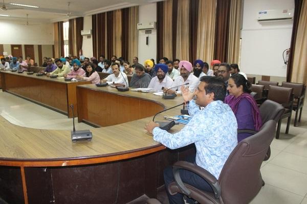 Meeting held regarding Swachh Bharat Mission (Rural).