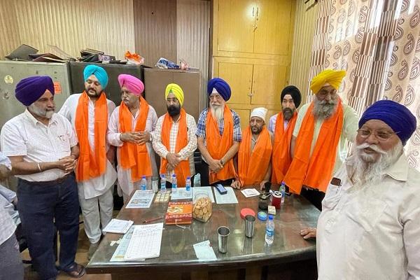 Protecting the foundation stone of the Langar Hall of Gurdwara Sri Dashmesh Singh Sabha