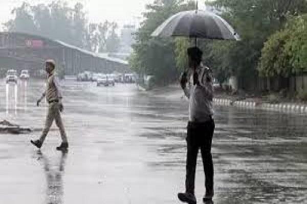 Heavy rain changed the weather in Punjab, snowfall in Himachal