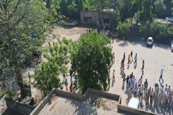 Bomb blast in New Court complex, stampede on the spot