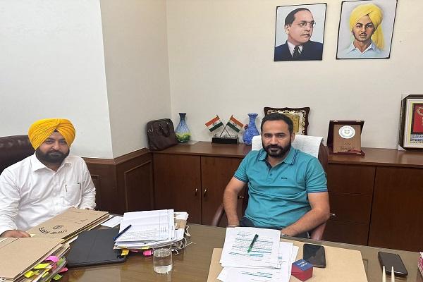 MLA Mundias met Minister Meet Hare on the complaint of tipper drivers