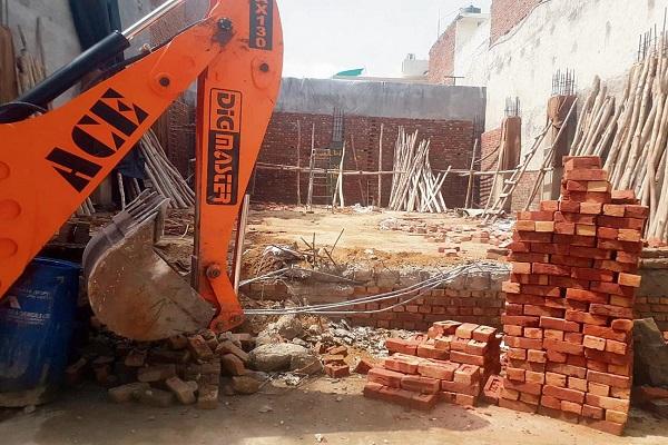 The Municipal Corporation demolished six buildings under construction for violating the rules