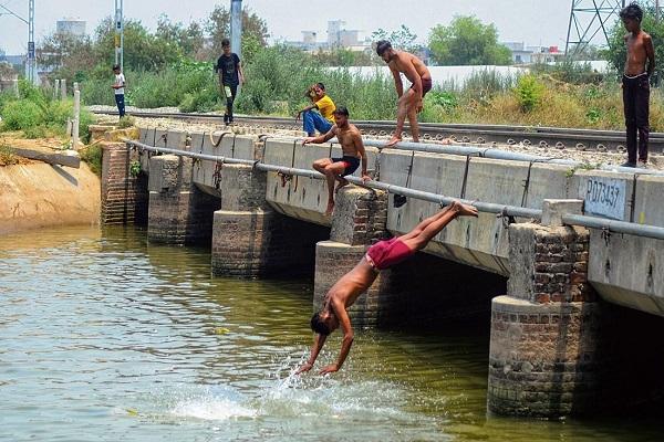 The people got some relief from the heat with cloudy and scattered showers