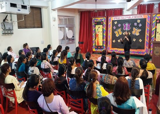 Energetic and qualitative seminars organized for the teaching staff of Springdale