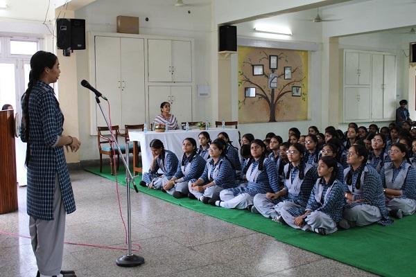 English declamation competition organized in Guru Nanak International School