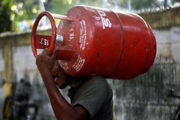 Inflation shock to people again, LPG gas cylinder prices have increased