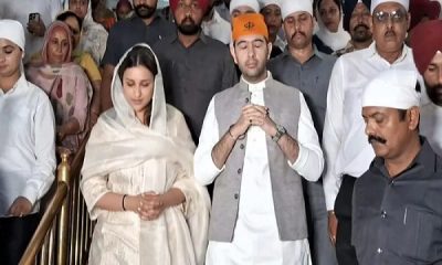 Parliamentarian Raghav Chadha bowed to Parneeti Chopra in Sri Harmandir Sahib