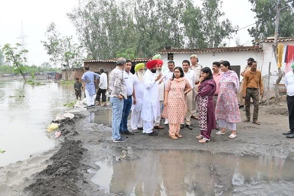 MLA, Deputy Commissioner and Corporation Commissioner inspected Budha river