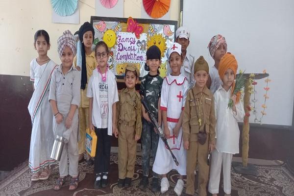 Fancy dress competition organized at Guru Gobind Singh Public School