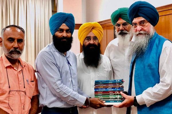 Punjabi writer Gurbhajan Gill's books presented to the library of the Punjab Vidhan Sabha