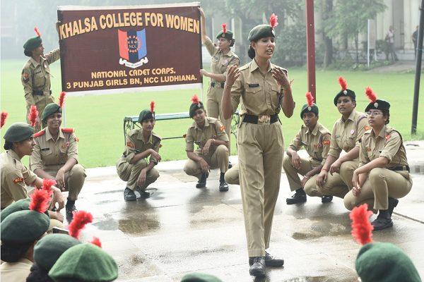 NCC cadets of Khalsa College made students aware about the deteriorating environment