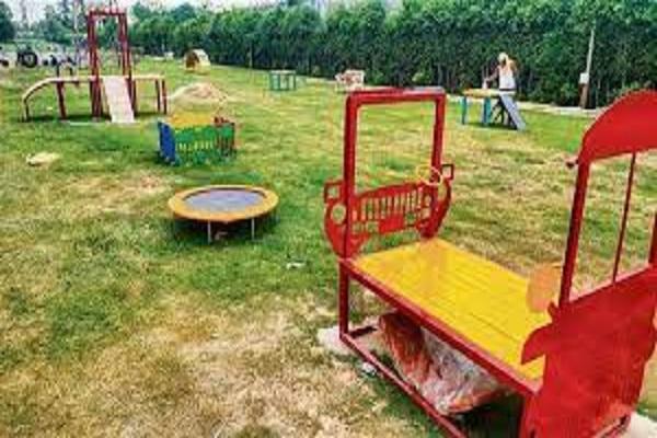 Special park for dog walking in Ludhiana, facility of beauty parlor besides swings